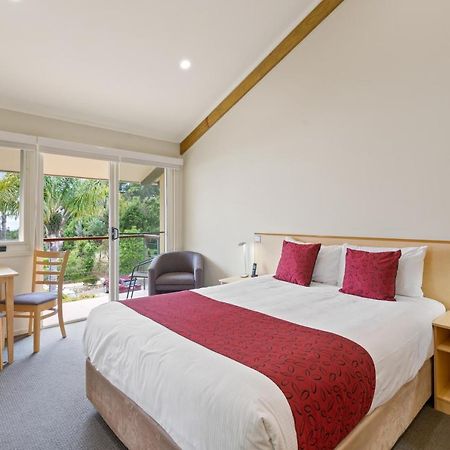 Tathra Beach House Holiday Apartments Экстерьер фото