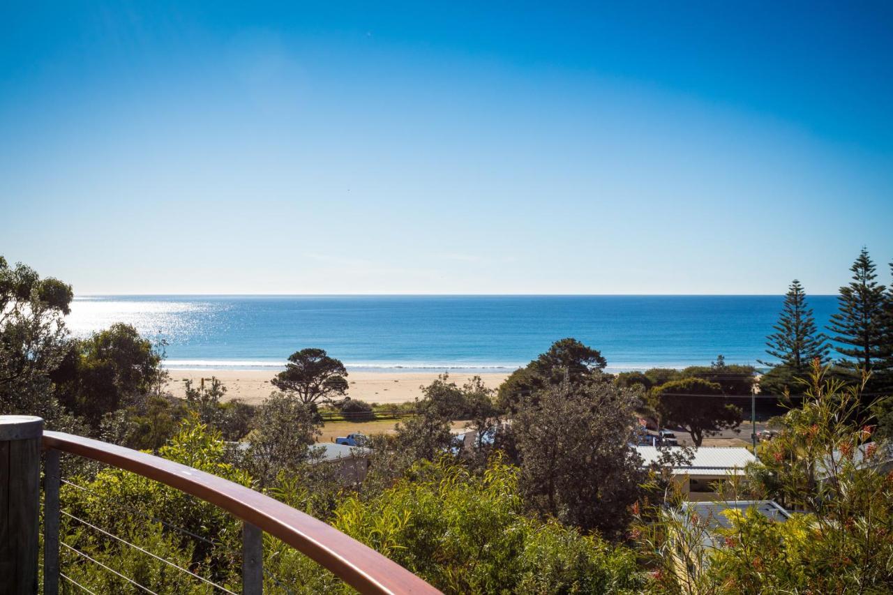 Tathra Beach House Holiday Apartments Экстерьер фото